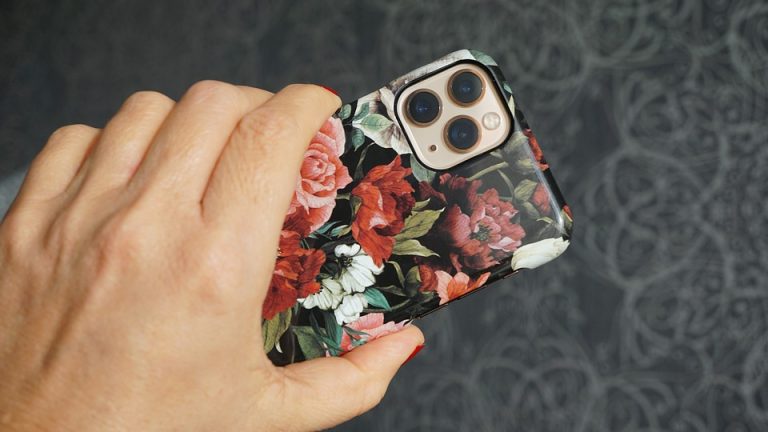 Choosing the Perfect Mobile Case: Style, Protection, and Functionality